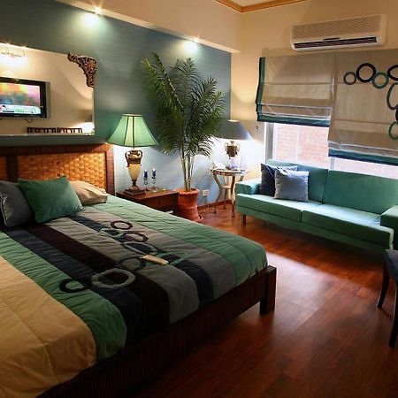 Maisonette Hotel & Apartments 라호르 외부 사진
