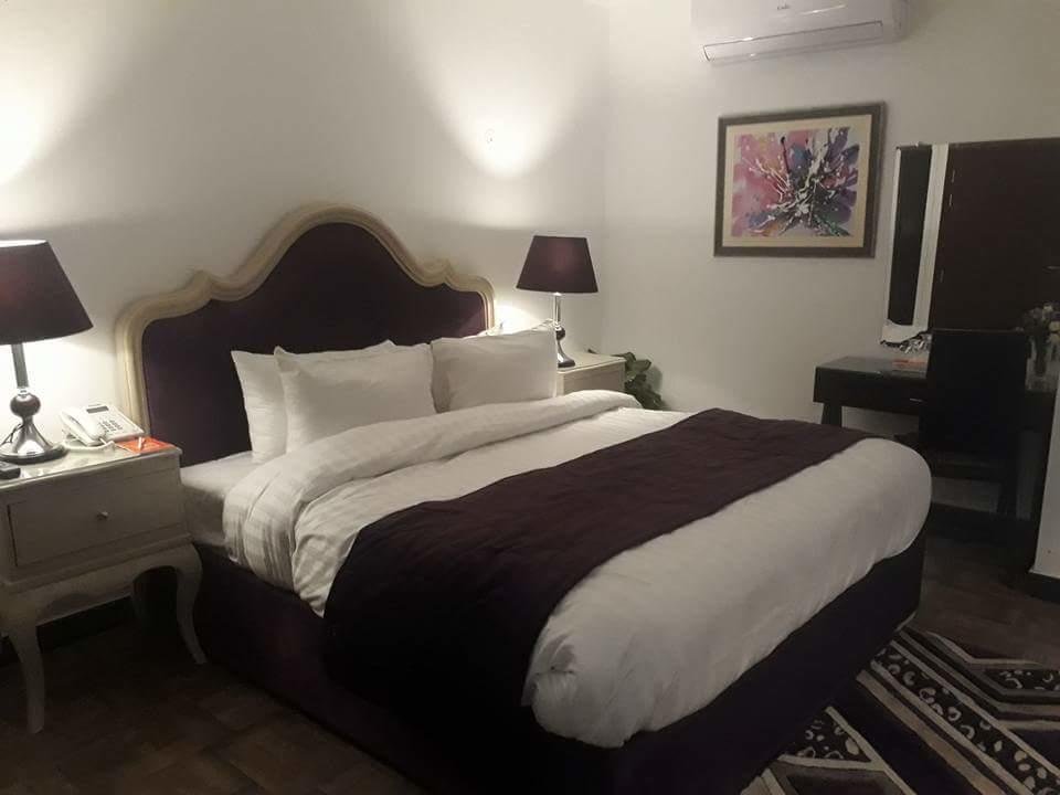 Maisonette Hotel & Apartments 라호르 외부 사진