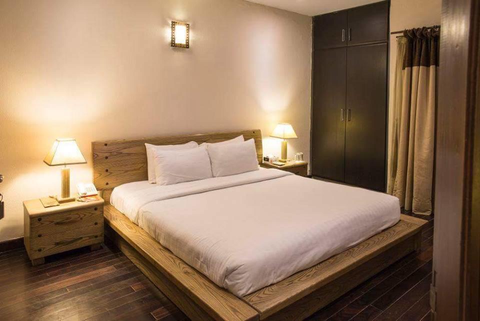 Maisonette Hotel & Apartments 라호르 외부 사진