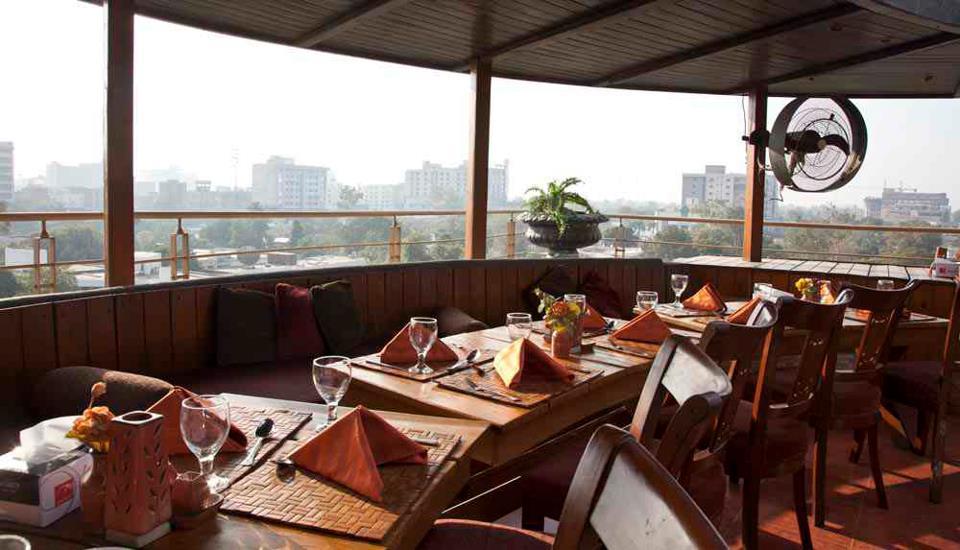 Maisonette Hotel & Apartments 라호르 외부 사진